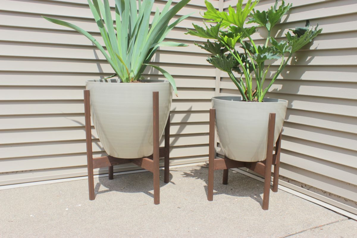 DIY Outdoor Plant Stands
 12 DIY Plant Stands That Let You Explore Your Creativity