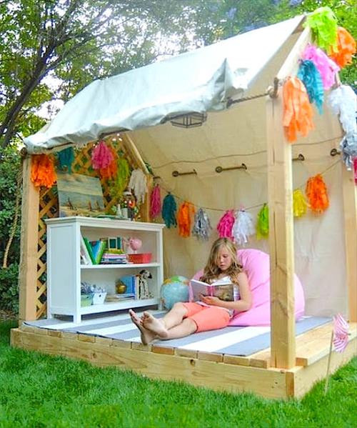 DIY Outdoor Playhouses
 Amazing Pallet Playhouse for Your Kids