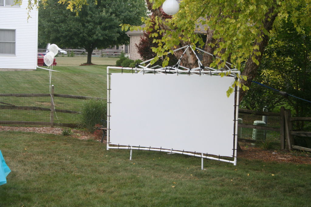 DIY Outdoor Projector Screens
 Outdoor Projector Screen on a Bud
