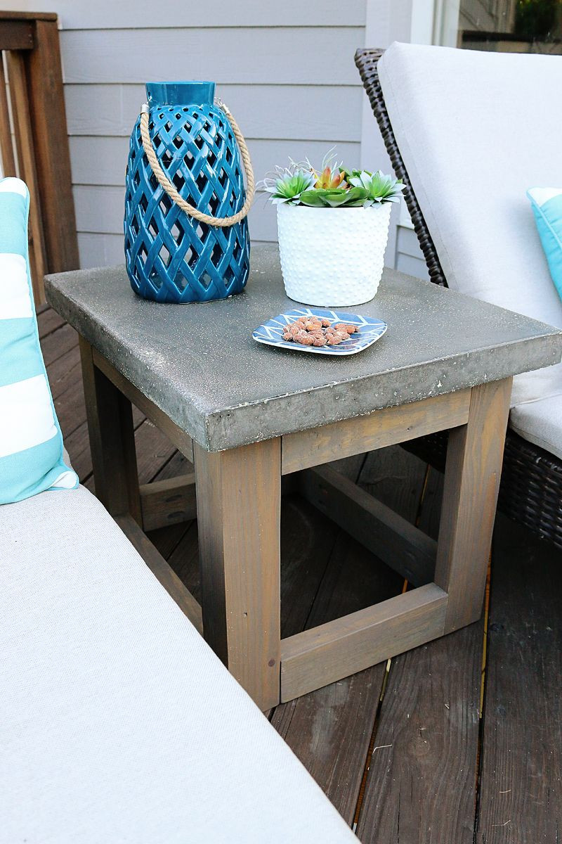 DIY Outdoor Side Tables
 Concrete & Wood Outdoor Side Table DIY