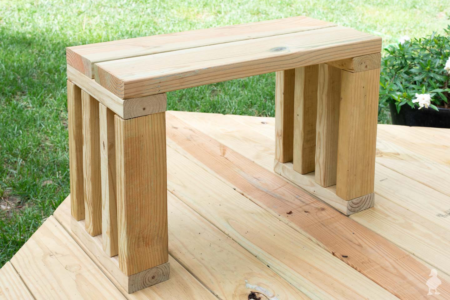 DIY Outdoor Wooden Bench
 Scrap Wood Outdoor Bench Seat