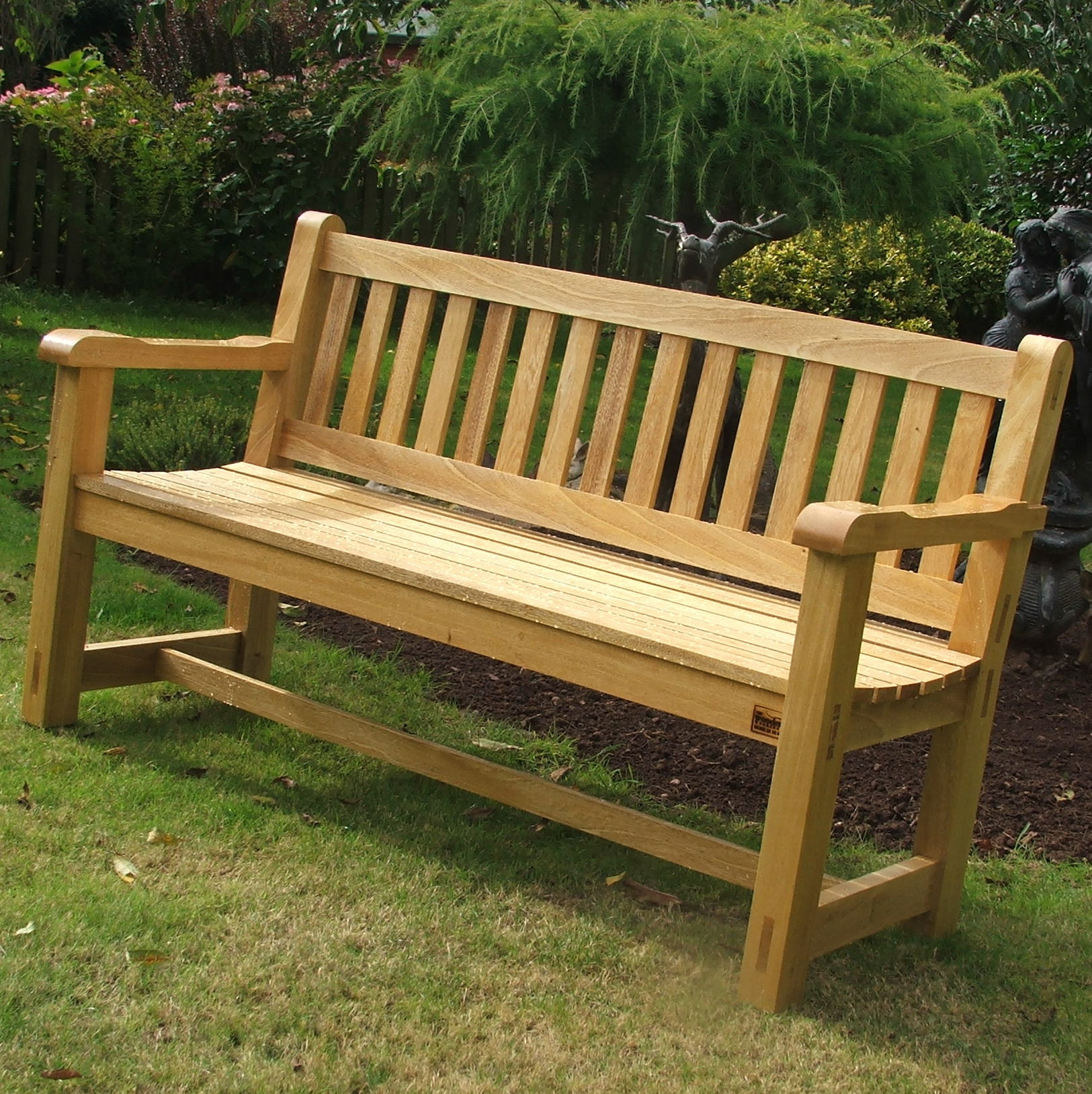 DIY Outdoor Wooden Bench
 Hardwood Garden Bench Idigbo