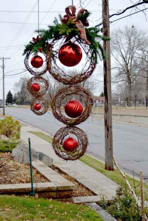 DIY Outdoor Wreath
 Easy DIY Christmas Decorations for Outside DIY Cuteness