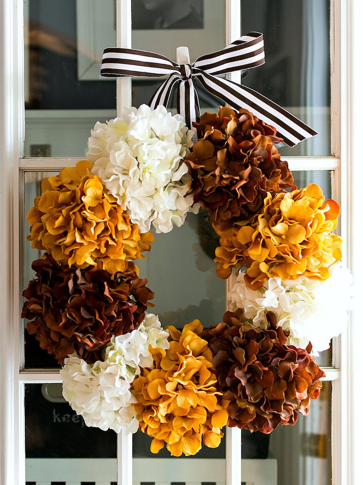 DIY Outdoor Wreath
 DIY Hydrangea Wreath DIY Outdoor Fall Decor 13 Easy