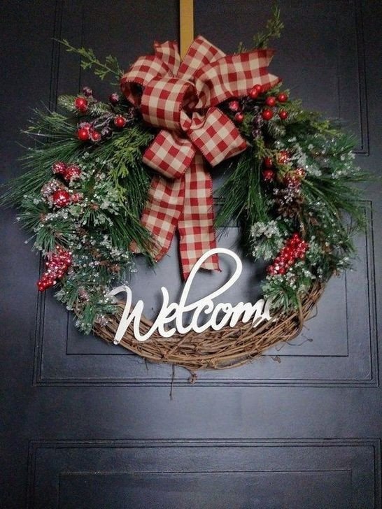 DIY Outdoor Wreath
 Easy DIY Outdoor Winter Wreath For Your Door 56