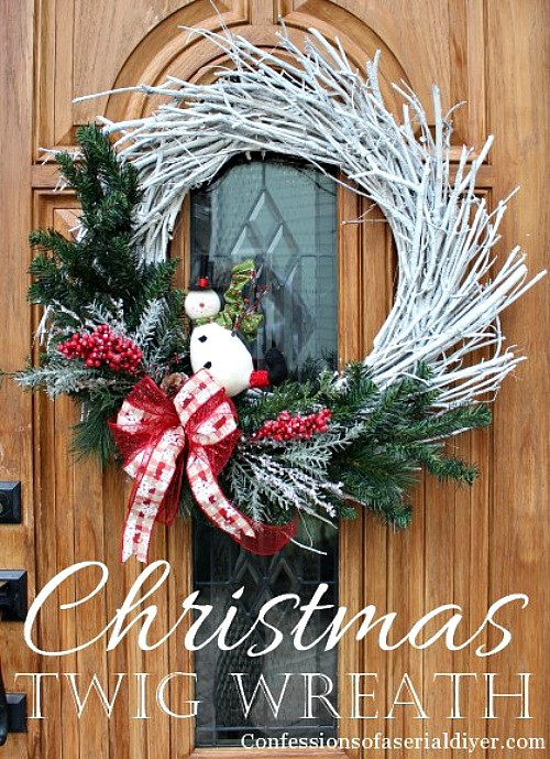 DIY Outdoor Wreath
 15 Easy DIY Outdoor Christmas Decorating Ideas A