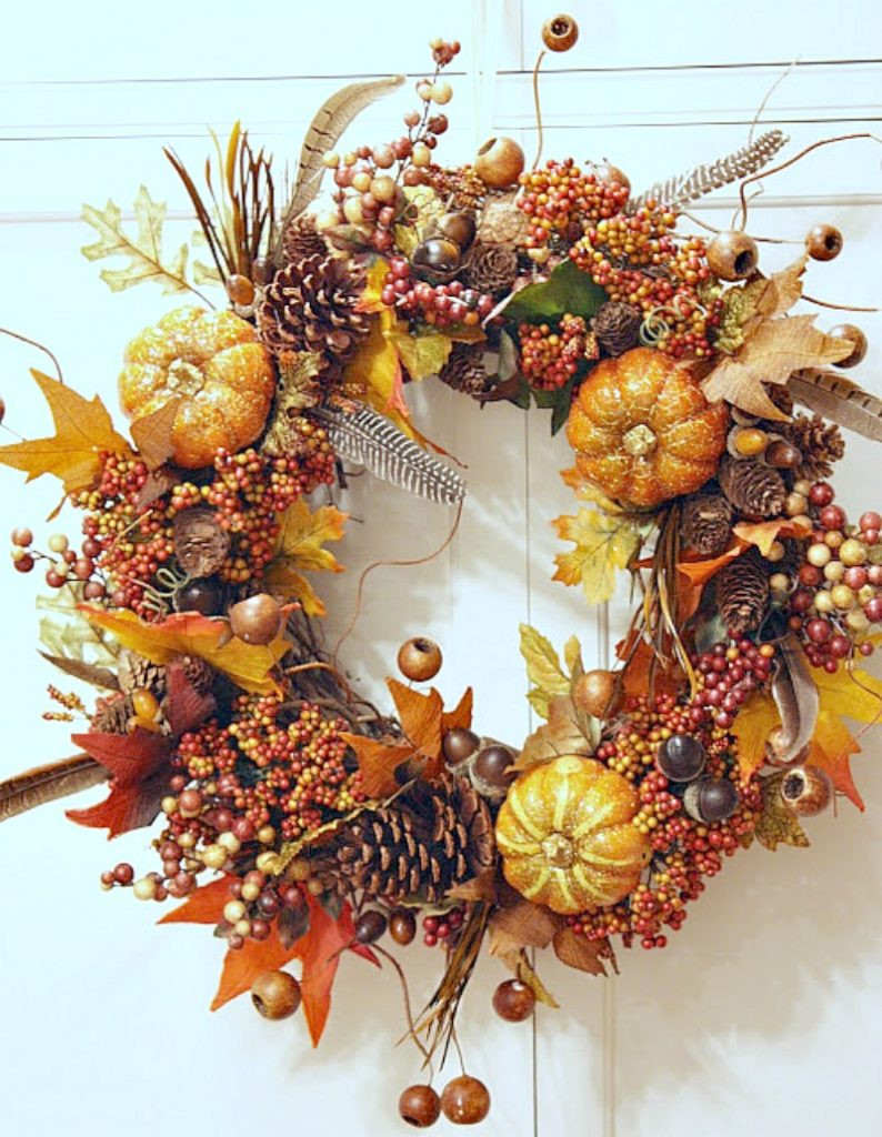 DIY Outdoor Wreath
 7 FABULOUS OUTDOOR FALL WREATHS DIY StoneGable