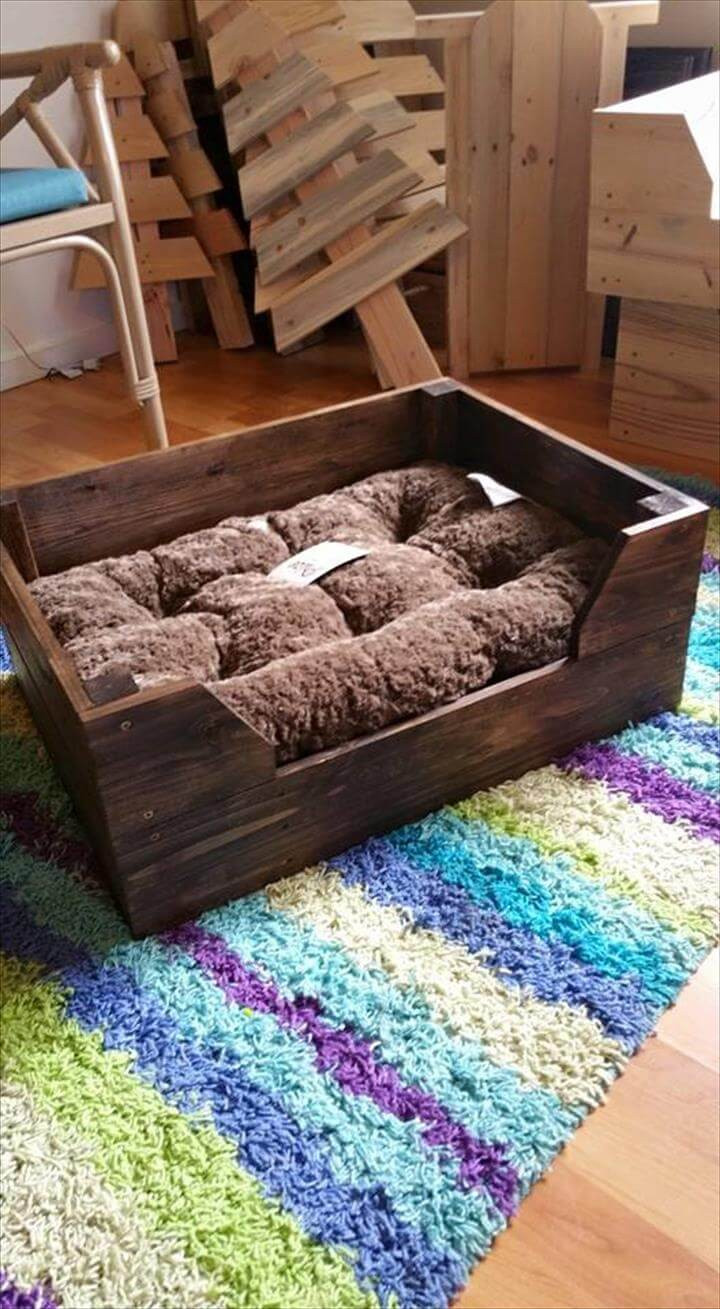 DIY Pallet Dog Beds
 Easy to Make Pallet Dog Bed
