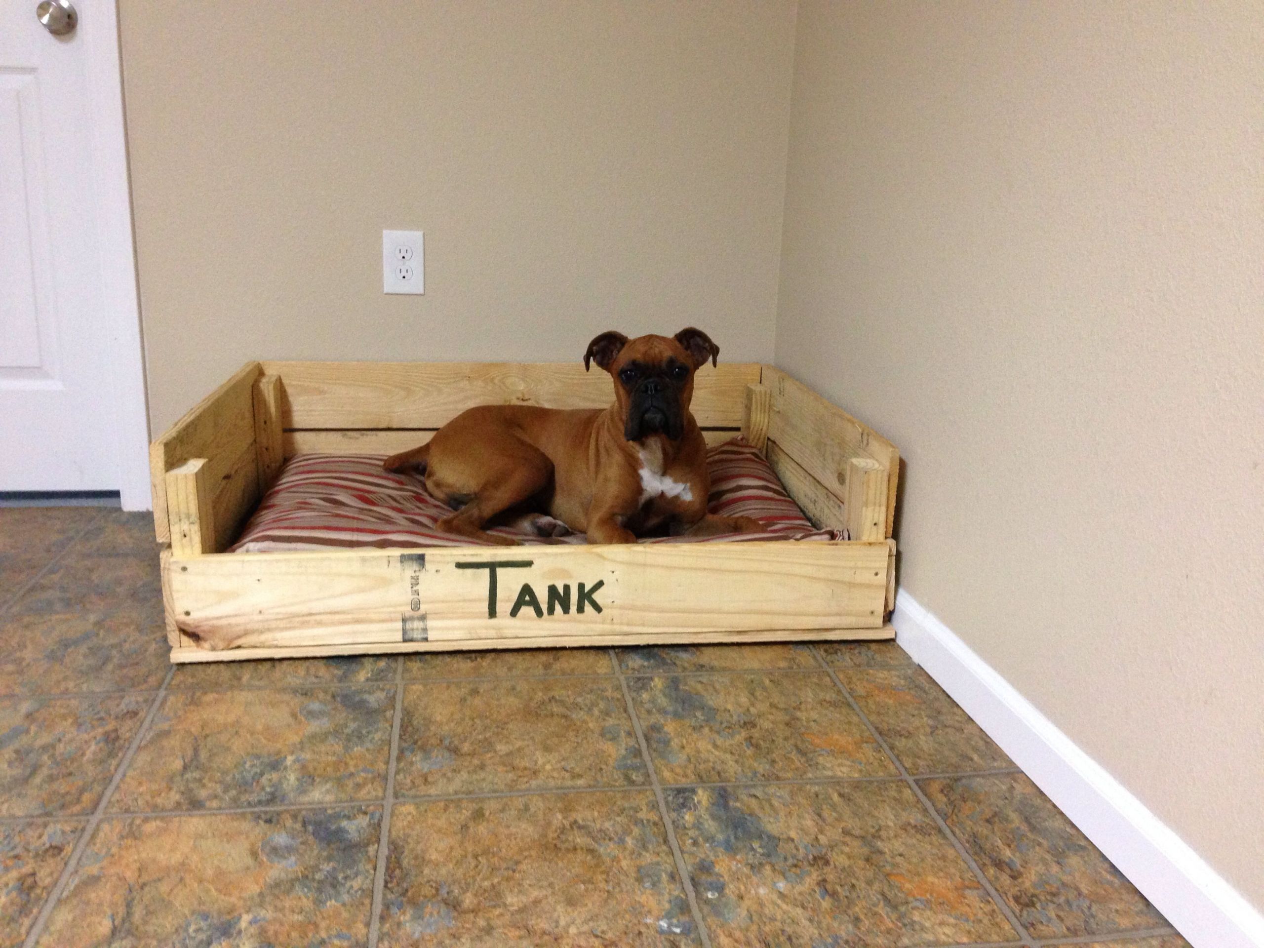 DIY Pallet Dog Beds
 DIY Pallet Dog Bed Furniture