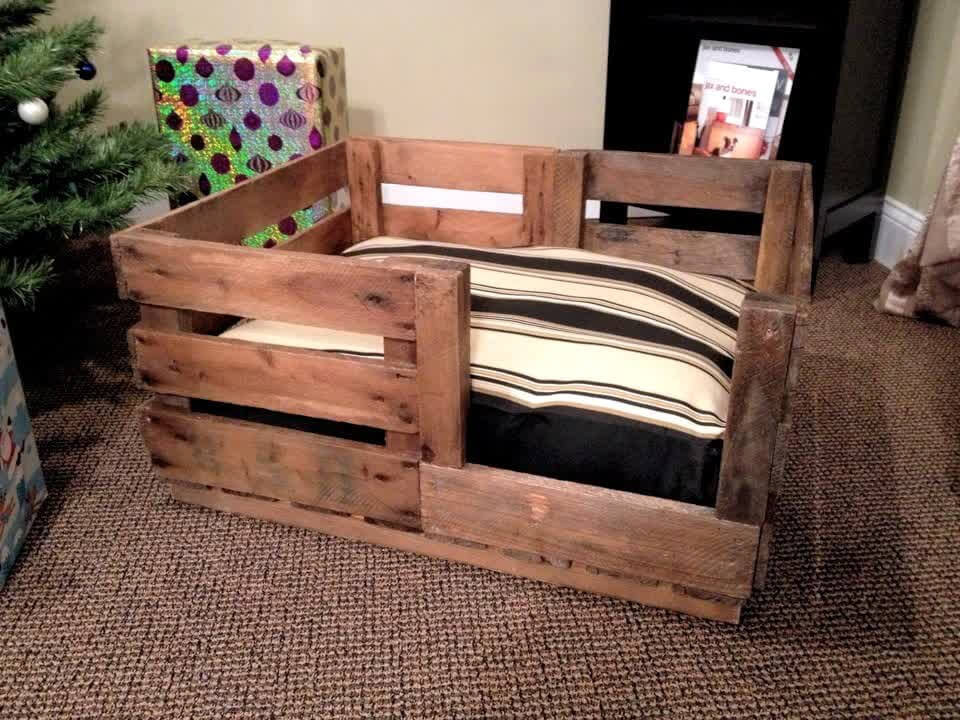 DIY Pallet Dog Beds
 40 DIY Pallet Dog Bed Ideas Don t know which I love more