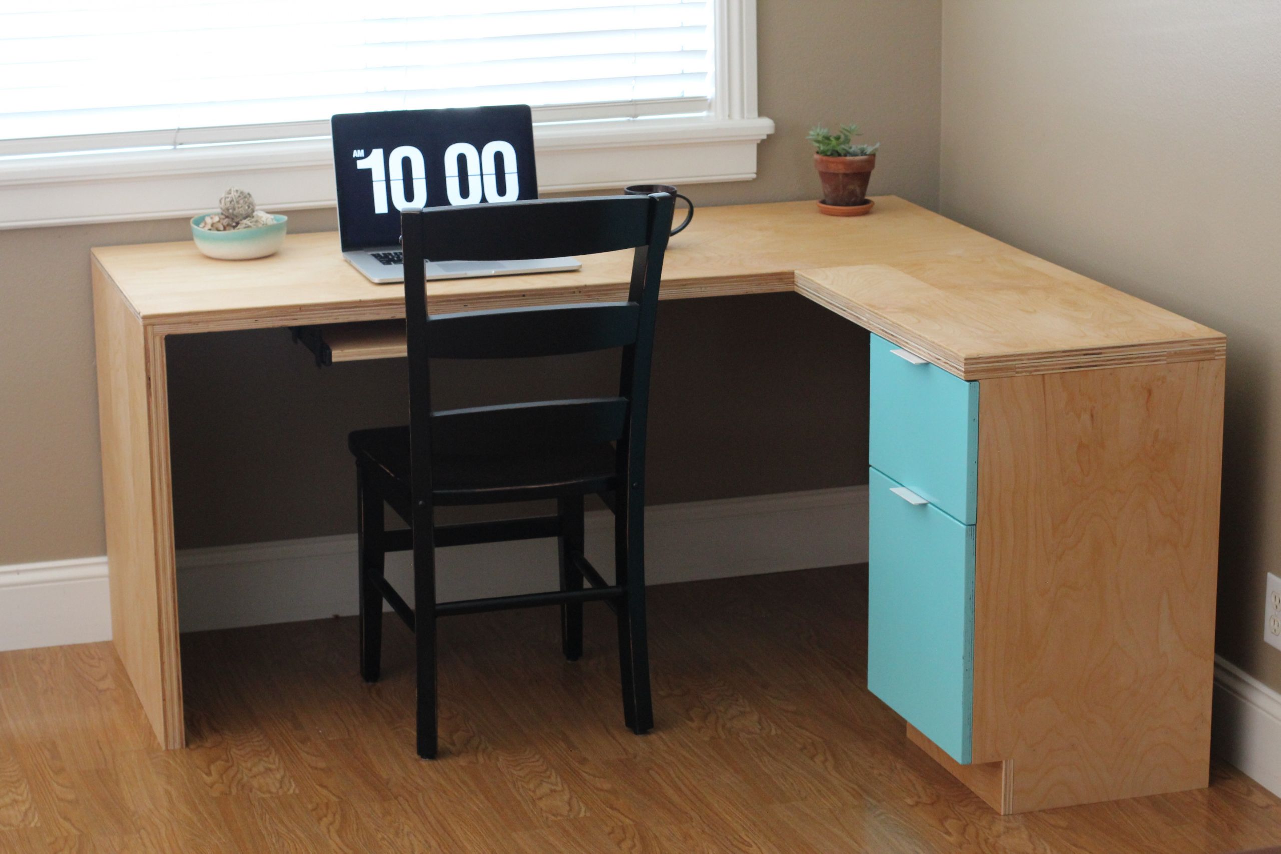 DIY Pc Desk Plywood
 Ana White