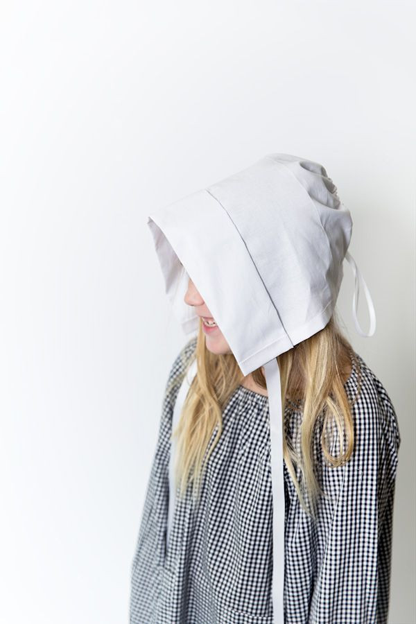DIY Pilgrim Costume
 No Sew Pilgrim Hat from a Kitchen Towel