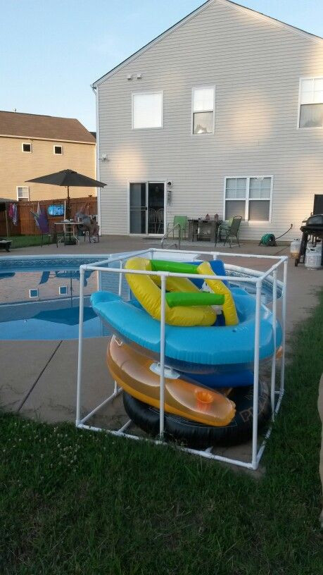 DIY Pool Float Organizer
 Pool toy storage