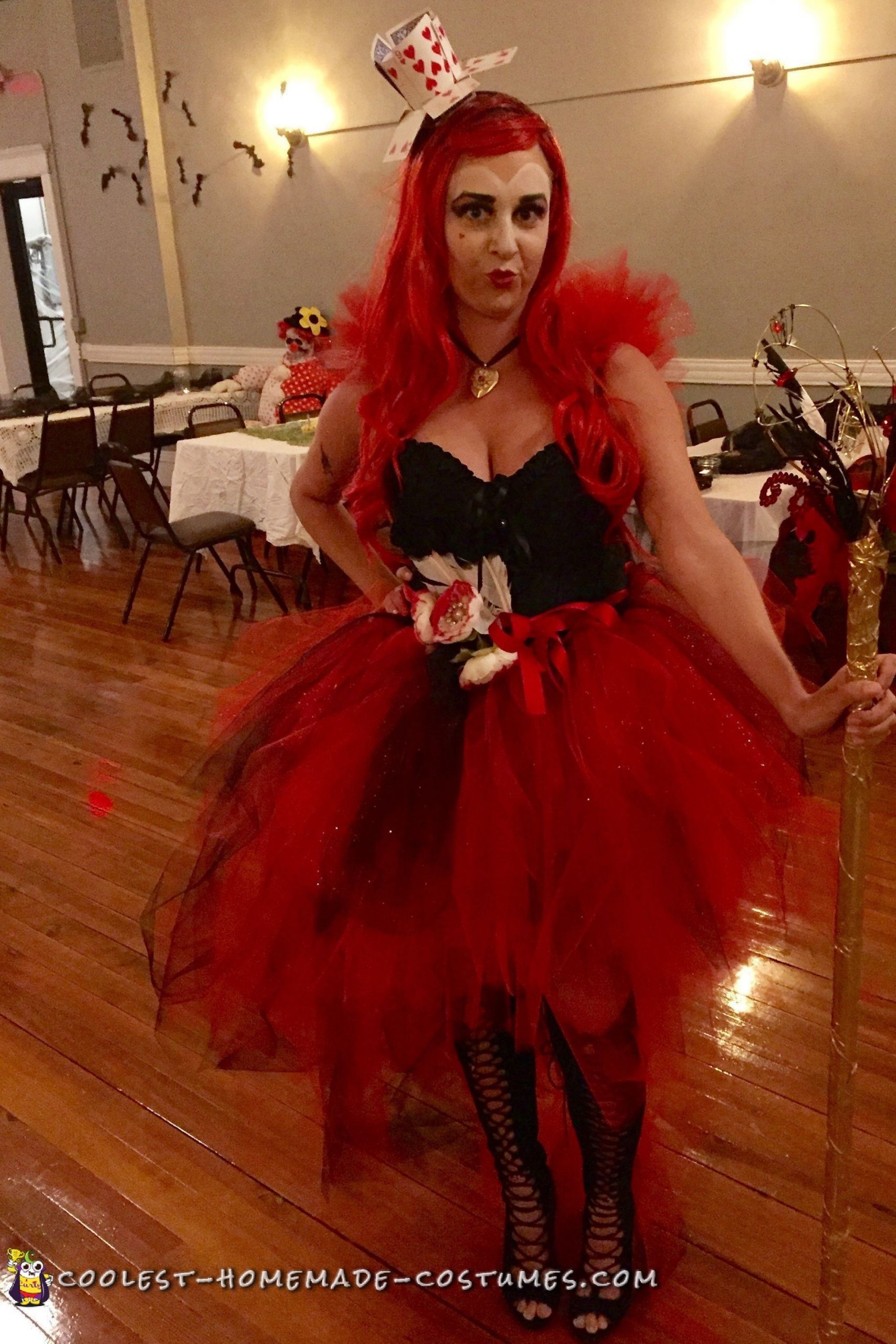 DIY Queen Of Hearts Costume
 Fabulous DIY Queen of Hearts Costume for Halloween