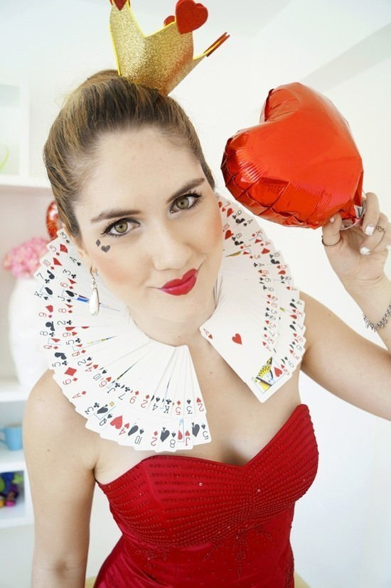 DIY Queen Of Hearts Costume
 Diy Queen Hearts Costume Collar · How To Make A Costume