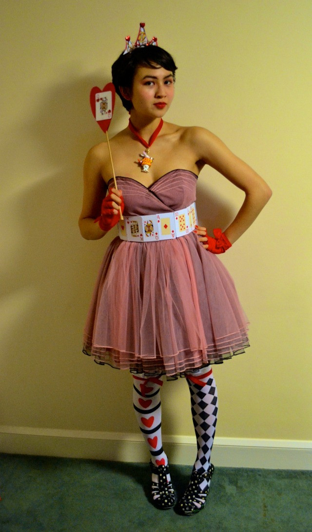 DIY Queen Of Hearts Costume
 Heroine Training