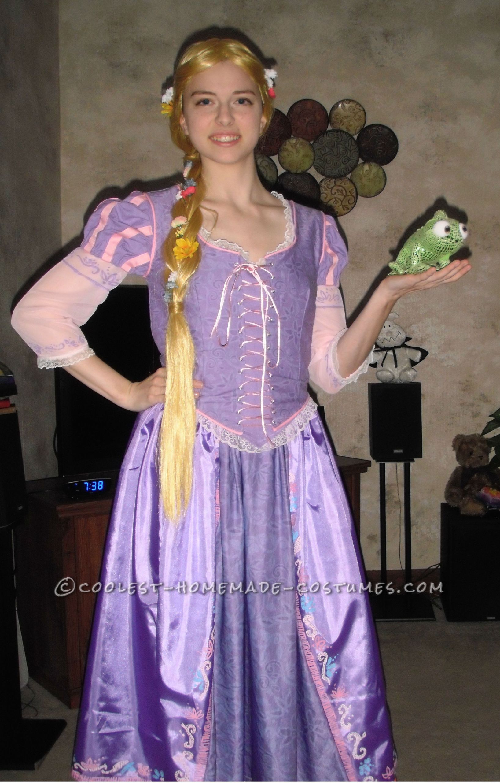 DIY Rapunzel Costume For Adults
 Super Realistic Rapunzel Costume