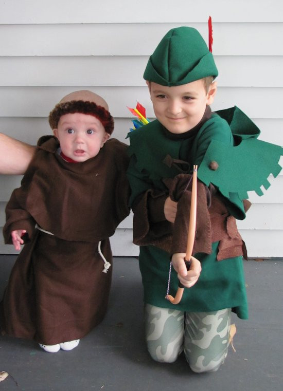 DIY Robin Costume
 DIY Handmade kids Robin Hood and Friar Tuck Halloween costumes