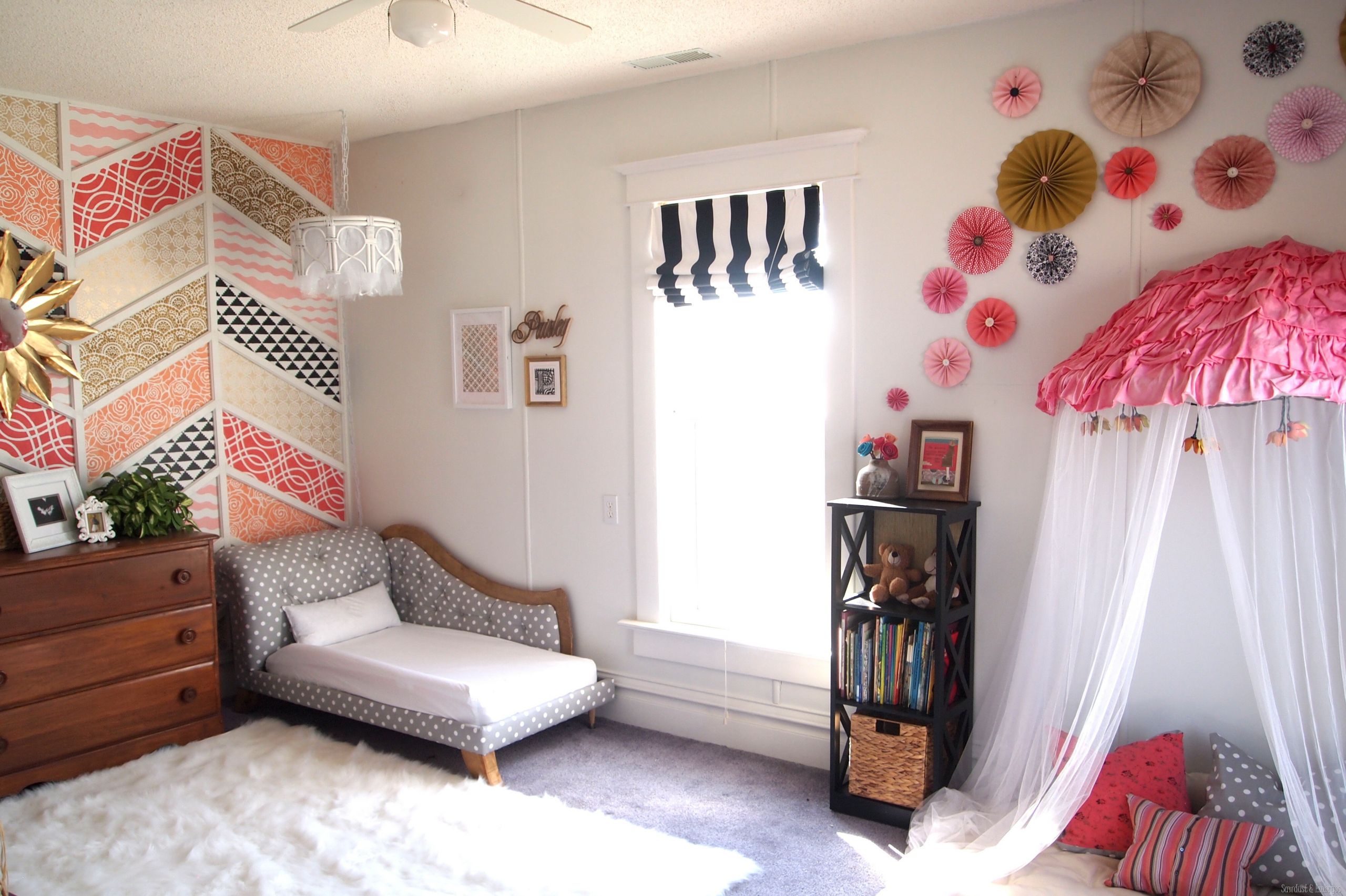 DIY Room Decor Ideas For Girls
 DIY Paper Pinwheel Wall Collage Tutorial