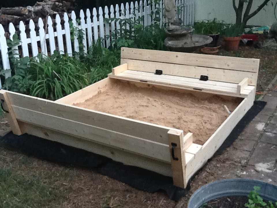 DIY Sandbox Cover
 Ana White