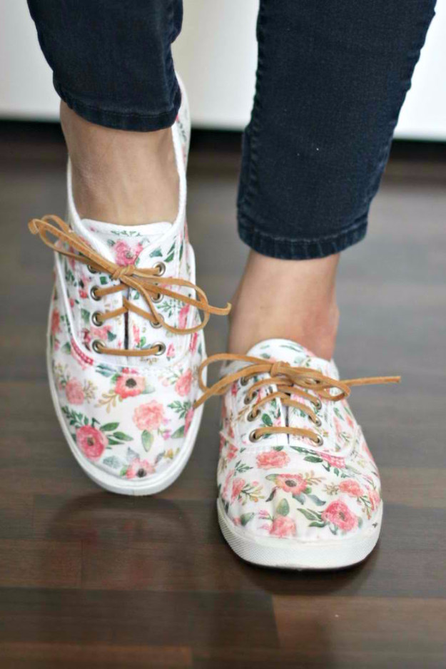 DIY Shoe Decoration
 35 Amazing DIY Shoe Decorating Ideas To Get A Unique