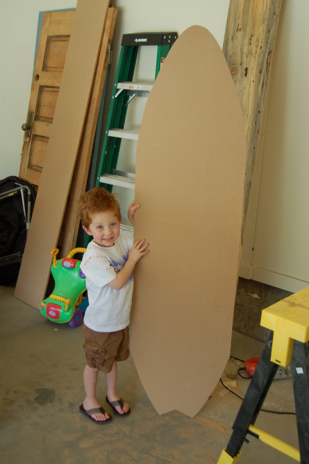 DIY Surfboard Decoration
 Remodelaholic