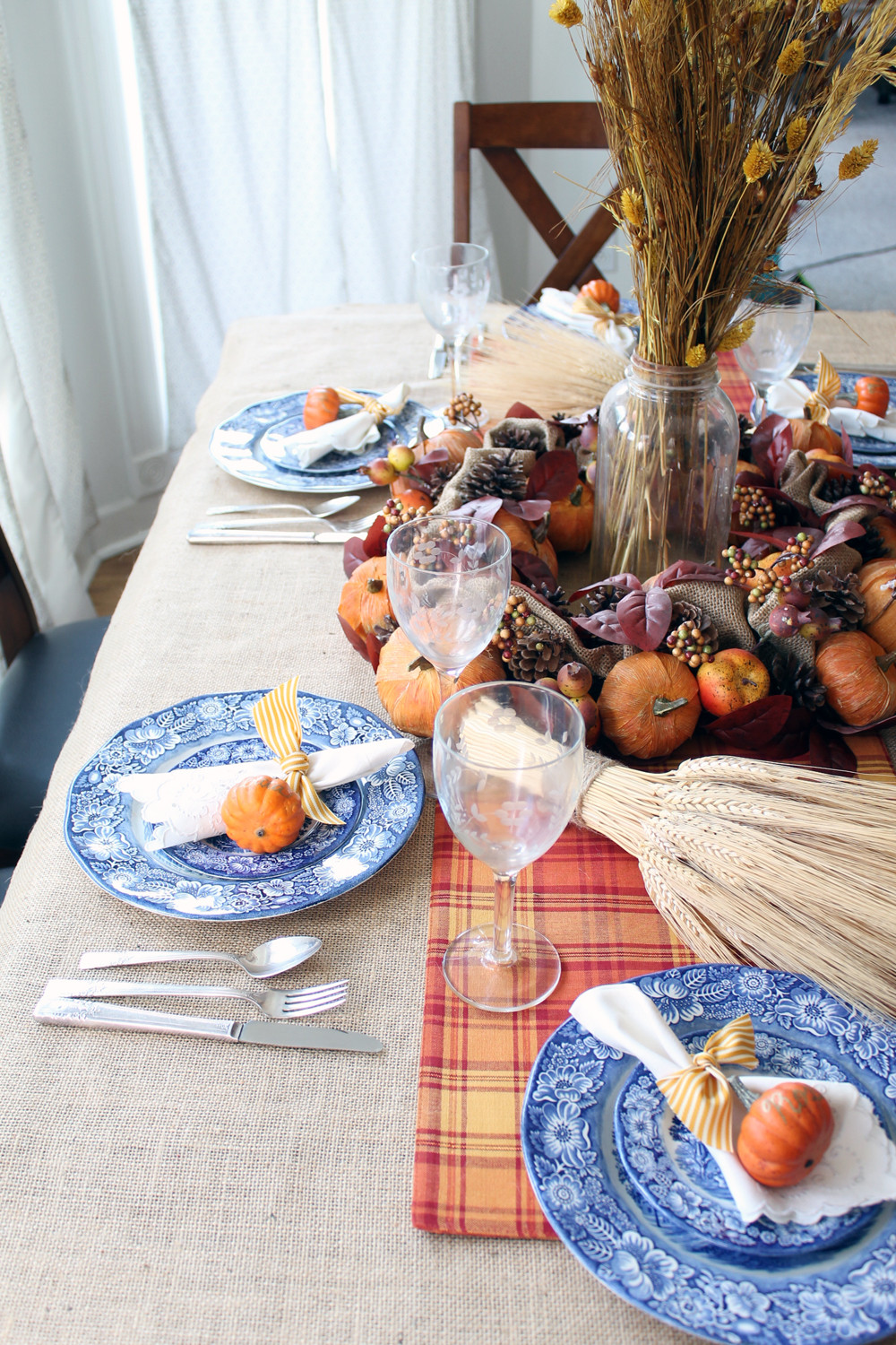 DIY Thanksgiving Decor Pinterest
 Thanksgiving Decorating Ideas for Your Holiday Table The