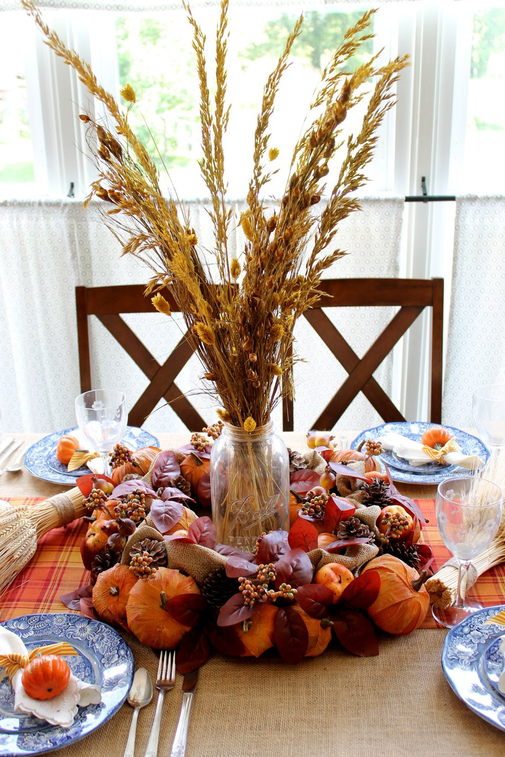 DIY Thanksgiving Table Decor
 DIY Thanksgiving Decorations for Your Table The Country