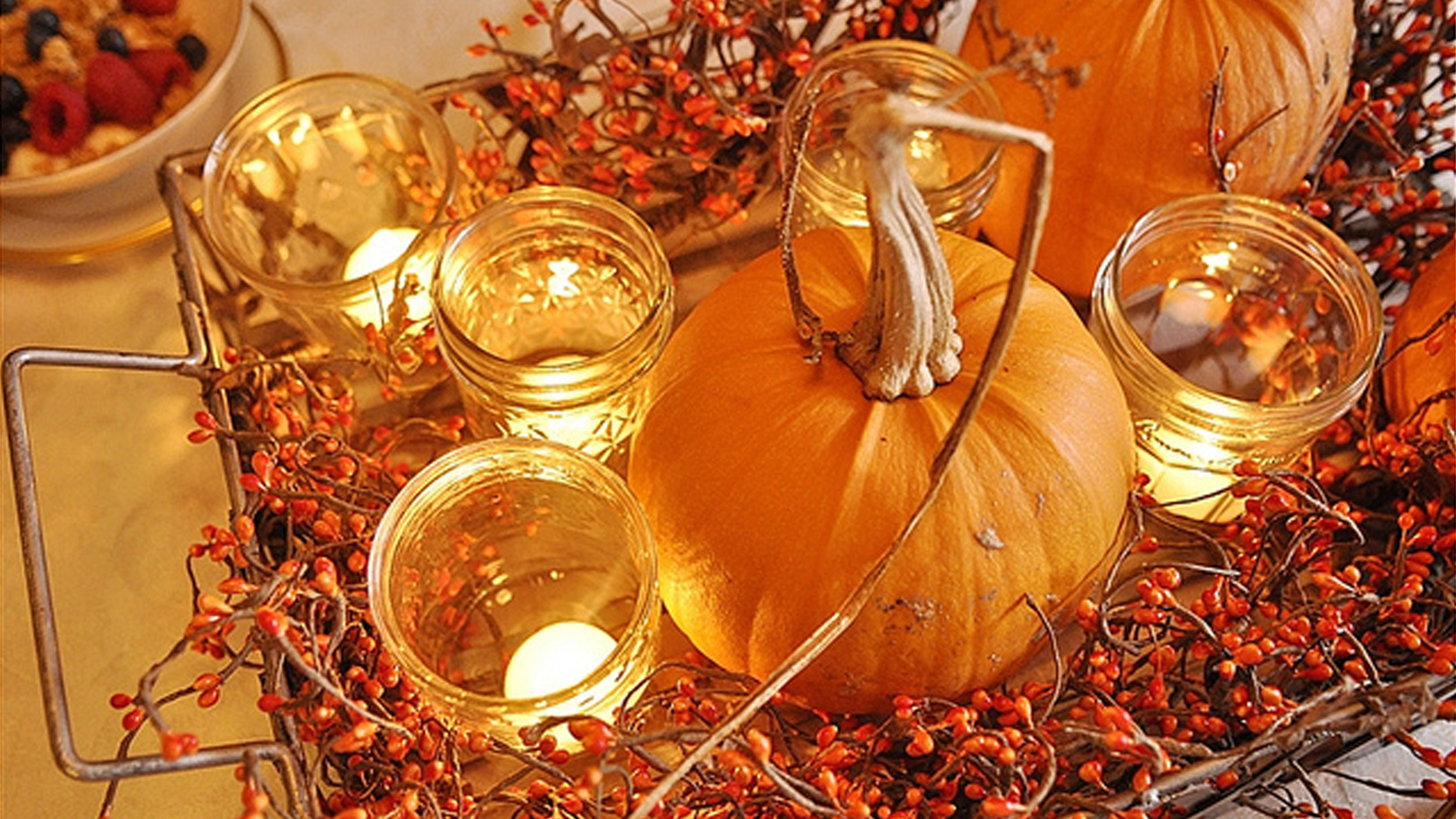 DIY Thanksgiving Table Decor
 Thanksgiving decorations DIY pumpkin centerpieces for