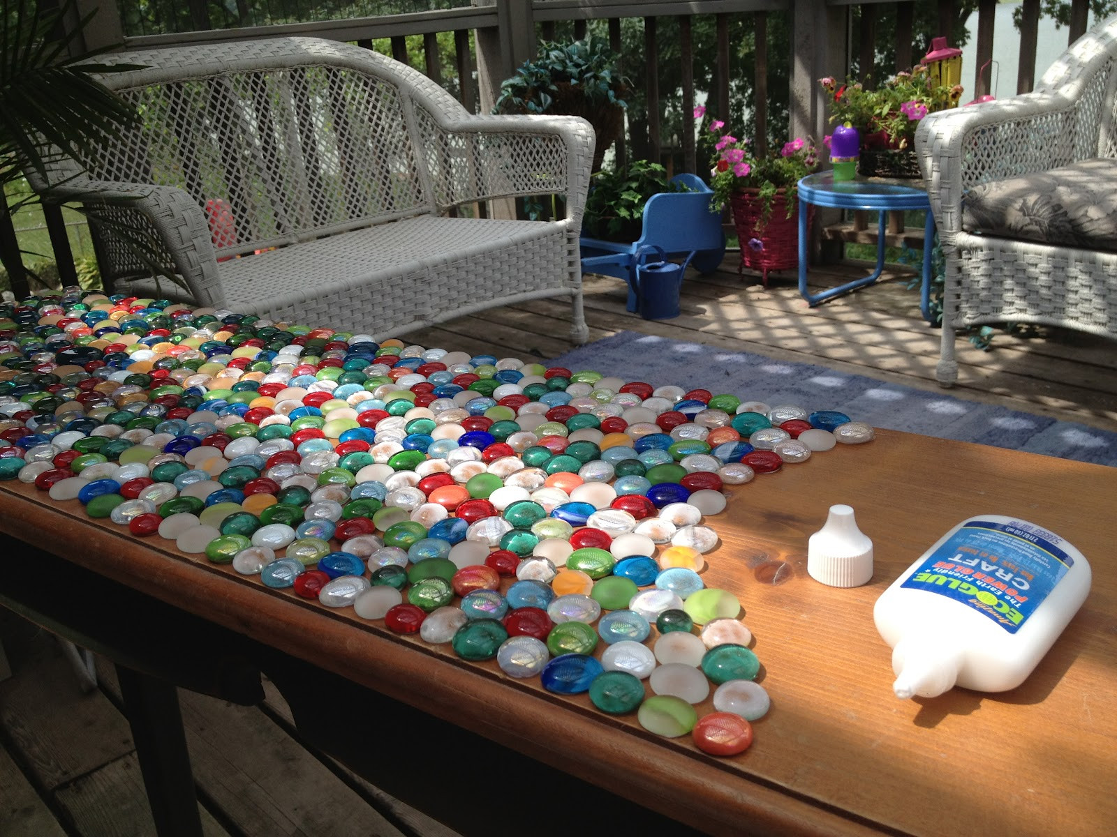 DIY Tile Table Top Outdoor
 Junk Mail Gems DIY Marble Mosaic Table Top