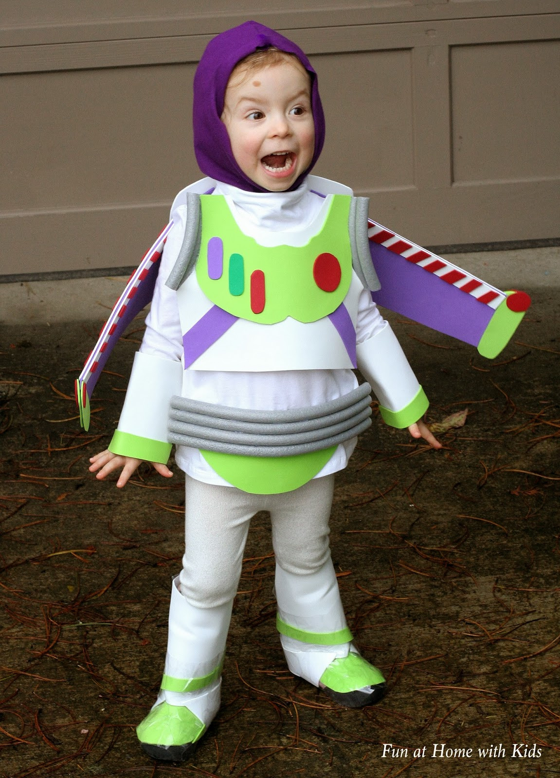 DIY Toddler Costume
 DIY Kids Buzz Lightyear No Sew Halloween Costume