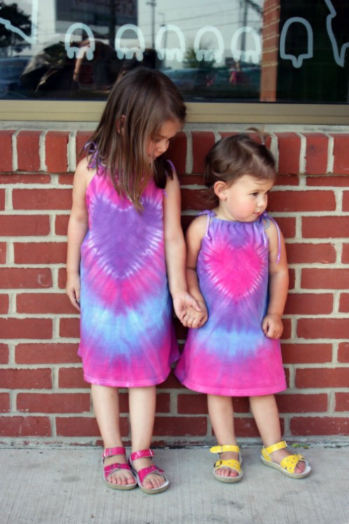 DIY Toddler T Shirt Dress
 40 Cool Tie Dye Projects to Add Color to Your Summer DIY