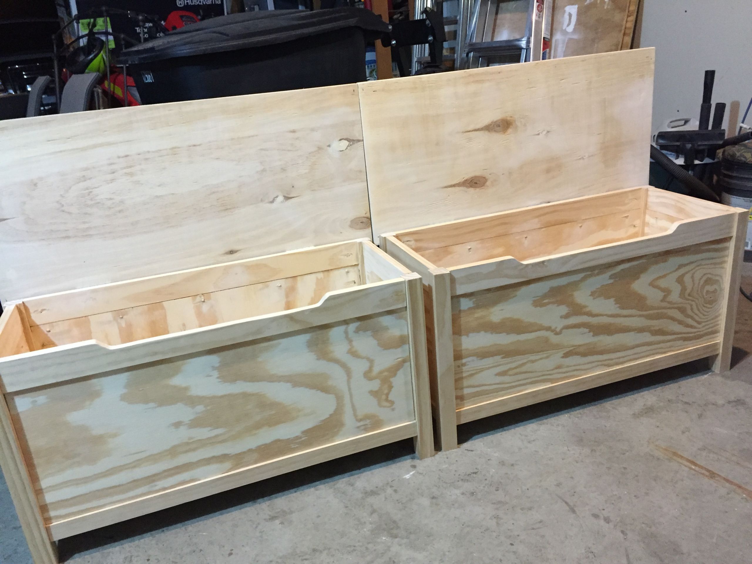 DIY Toy Boxes
 Ana White