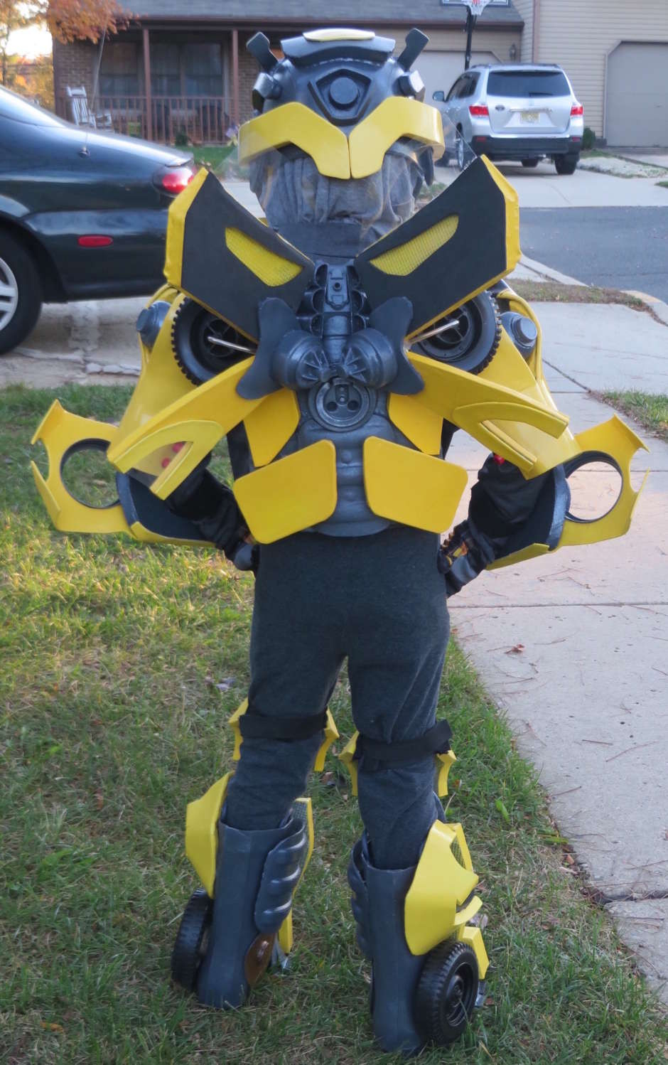 DIY Transformers Costumes
 Epic DIY Kids Bumblebee Transformers Costume