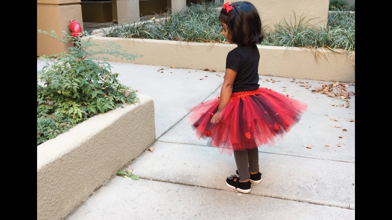 DIY Tutu Skirt For Toddler
 No Sew Tutu skirt for Halloween DIY tulle skirt for