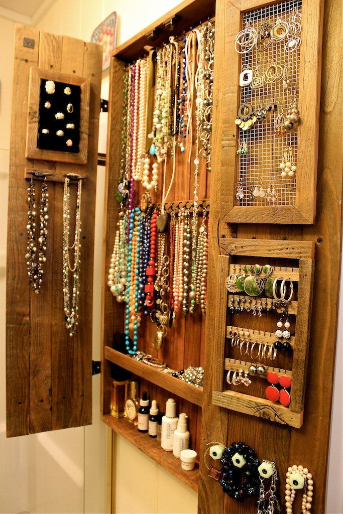 DIY Wall Jewelry Organizer
 Organic Wall Jewelry Organizer