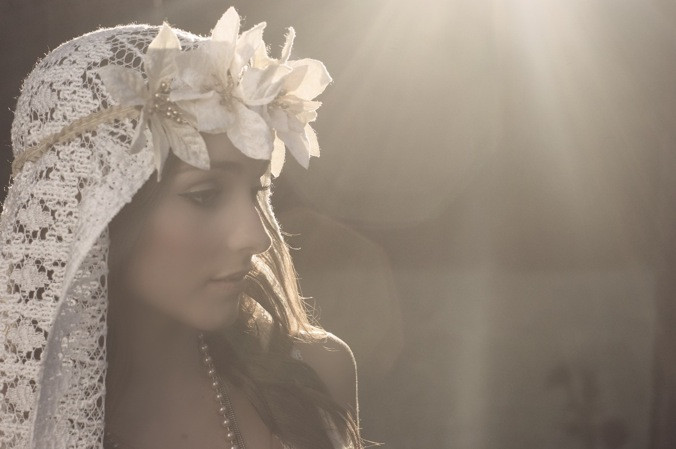 DIY Wedding Headpieces
 A Bohemian Bridal Shoot With A Beautiful DIY Veil