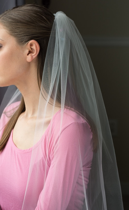 Diy Wedding Veil
 How to Make a Bridal Veil Simple DIY Bridal Veil