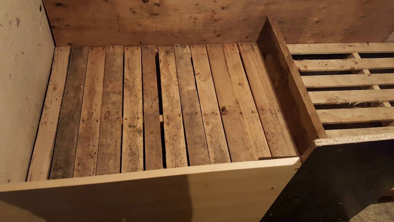 DIY Whelping Box
 Whelping box