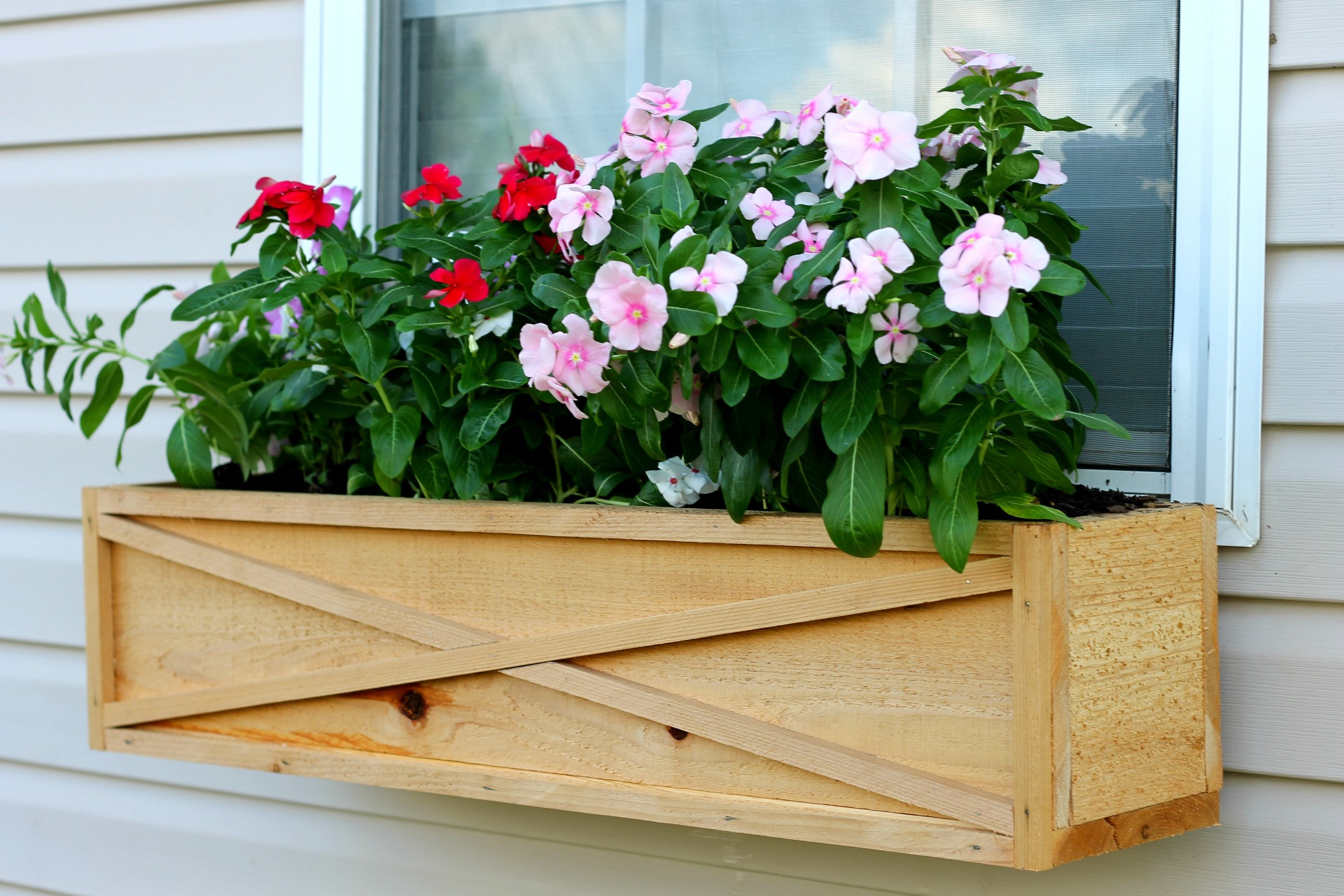 DIY Window Flower Boxes
 23 DIY Window Box Ideas Build And Fill Them With Colorful