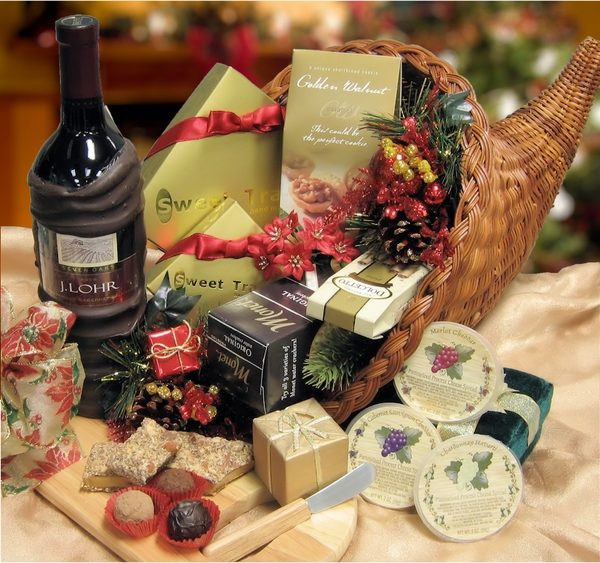 Diy Wine Gift Baskets Ideas
 Christmas basket ideas – the perfect t for family and