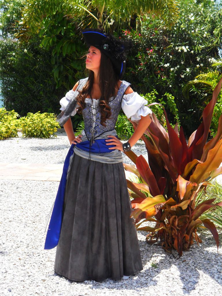 DIY Womens Pirate Costumes
 Women s Pirate Costume Costumes Pinterest