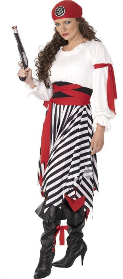 DIY Womens Pirate Costumes
 Best 25 La s pirate costume ideas on Pinterest