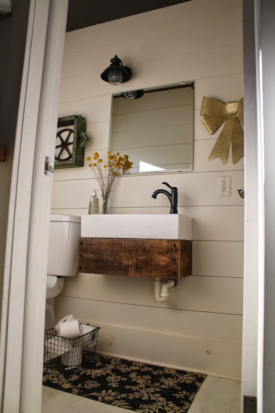 DIY Wood Bathroom Vanity
 Remodelaholic