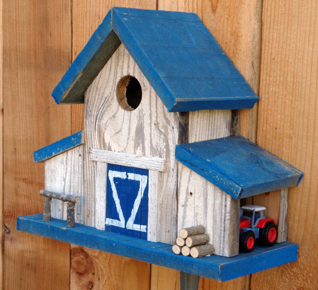 DIY Wood Bird Houses
 15 Decorative and Handmade Wooden Bird Houses Style