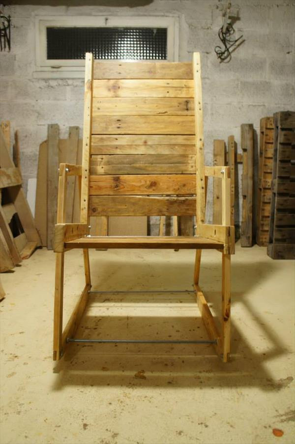 DIY Wood Chairs
 DIY Pallet Wood Rocking Chair