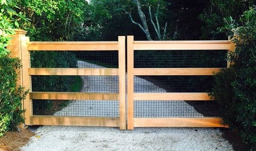 DIY Wood Driveway Gate
 25 Naturally Stunning Wooden Driveway Gate Design Ideas