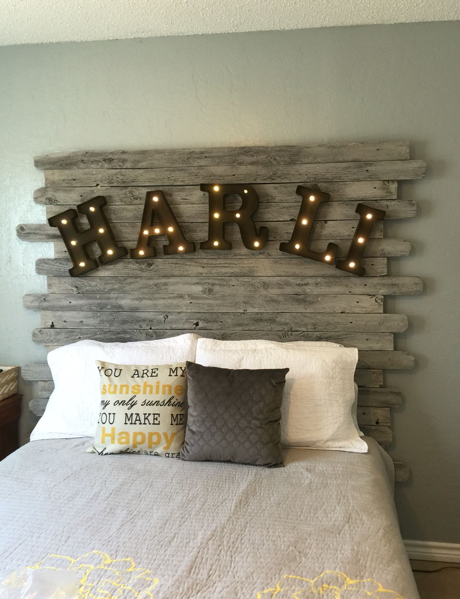 DIY Wood Panel Headboard
 DIY recycled wood fence panel headboard whitewashed with