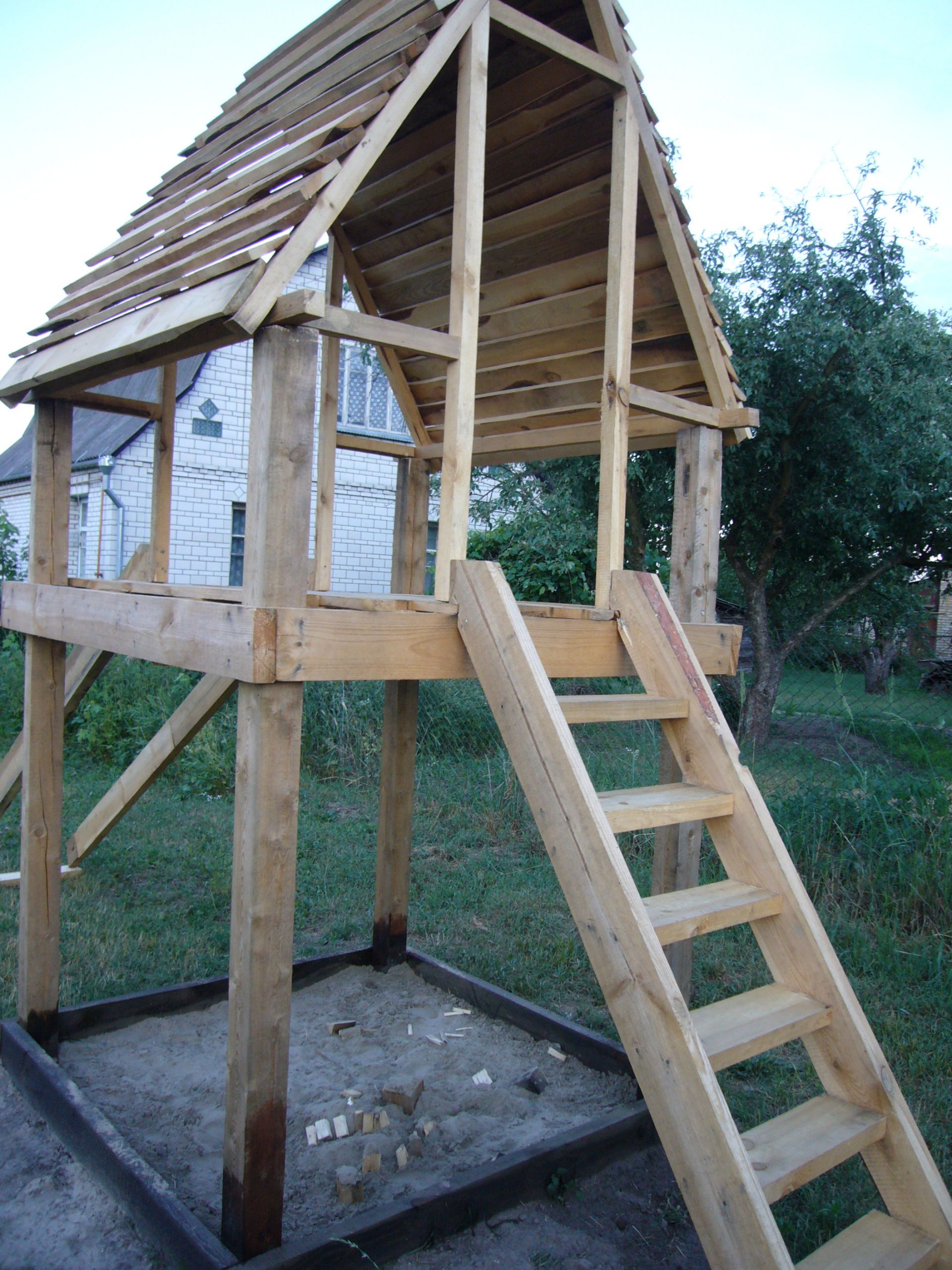 DIY Wood Playhouse
 DIY project wood playhouse with slide