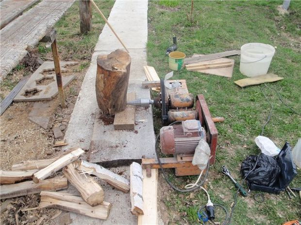 DIY Wood Splitters
 12 Homemade Log Splitters That Make Cutting Firewood